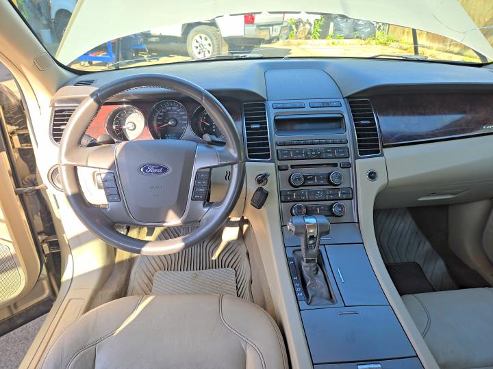 Photo 9 from auction – 2010 FORD TAURUS with VIN 1FAHP2HW0AG152636