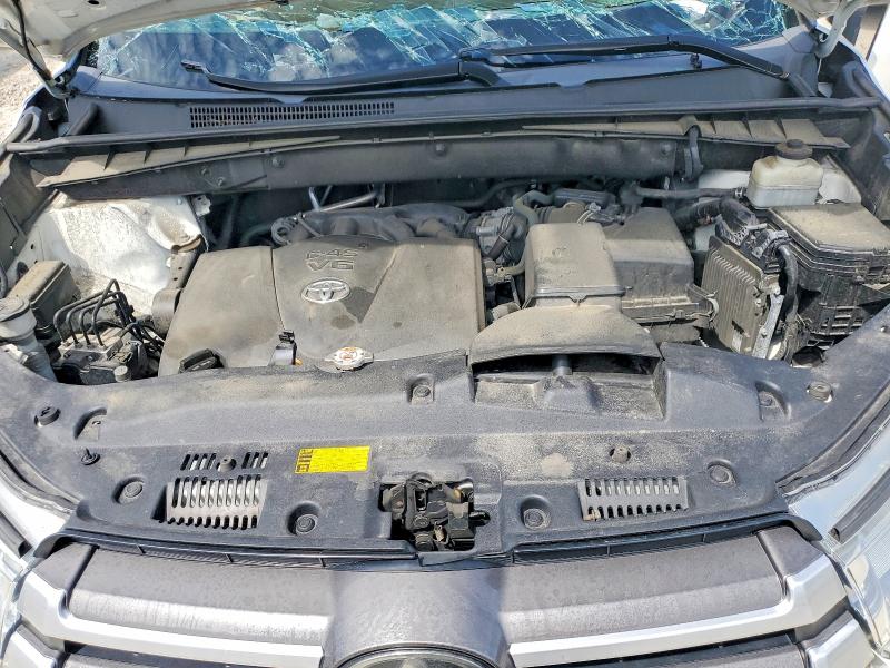 Photo 12 from auction – 2018 TOYOTA HIGHLANDER with VIN 5TDJZRFH8JS841770
