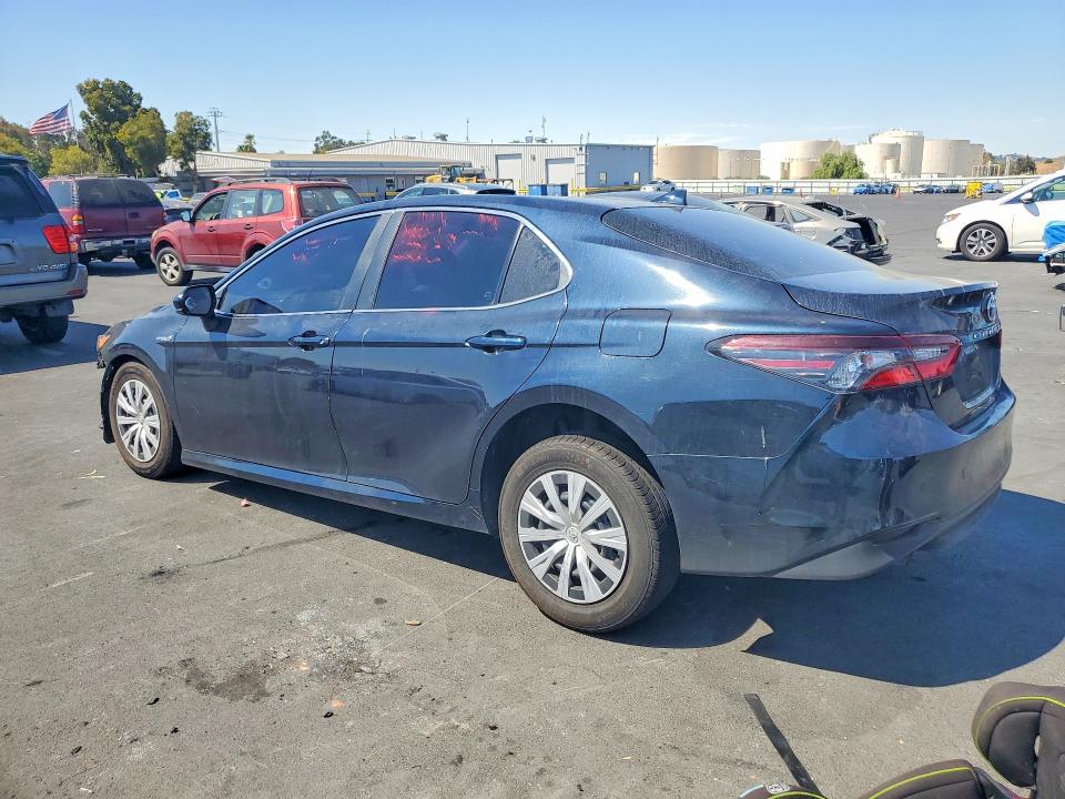 Photo 2 from auction – 2021 TOYOTA CAMRY with VIN 4T1C31AK7MU023246