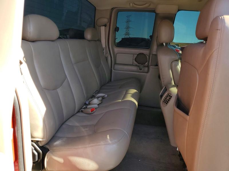 Photo 10 from auction – 2004 CHEVROLET SILVERADO with VIN 2GCEC19T441305365