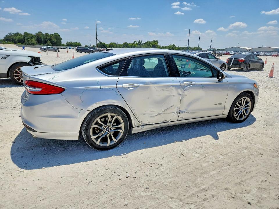 Photo 3 from auction – 2017 FORD FUSION with VIN 3FA6P0LUXHR181811