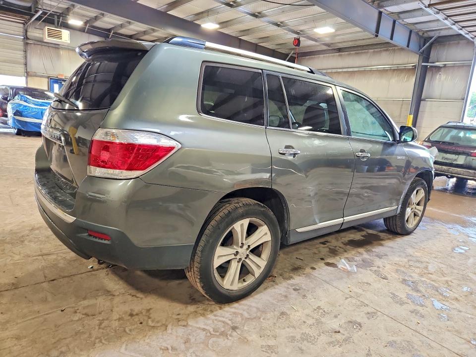 Photo 3 from auction – 2013 TOYOTA HIGHLANDER with VIN 5TDDK3EH3DS198264