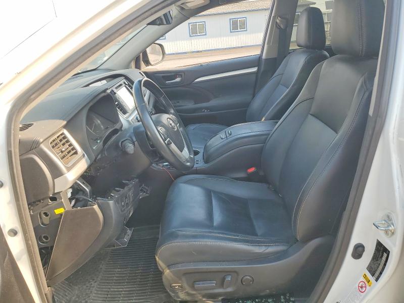 Photo 7 from auction – 2017 TOYOTA HIGHLANDER with VIN 5TDJZRFH9HS513476
