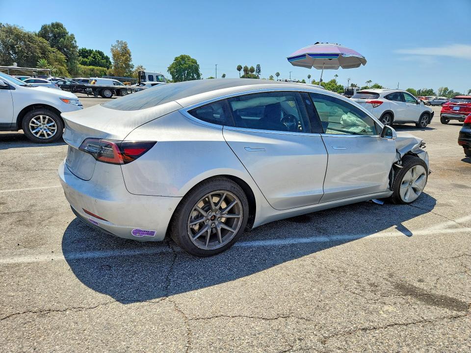 Photo 3 from auction – 2018 TESLA MODEL 3 with VIN 5YJ3E1EA4JF095347
