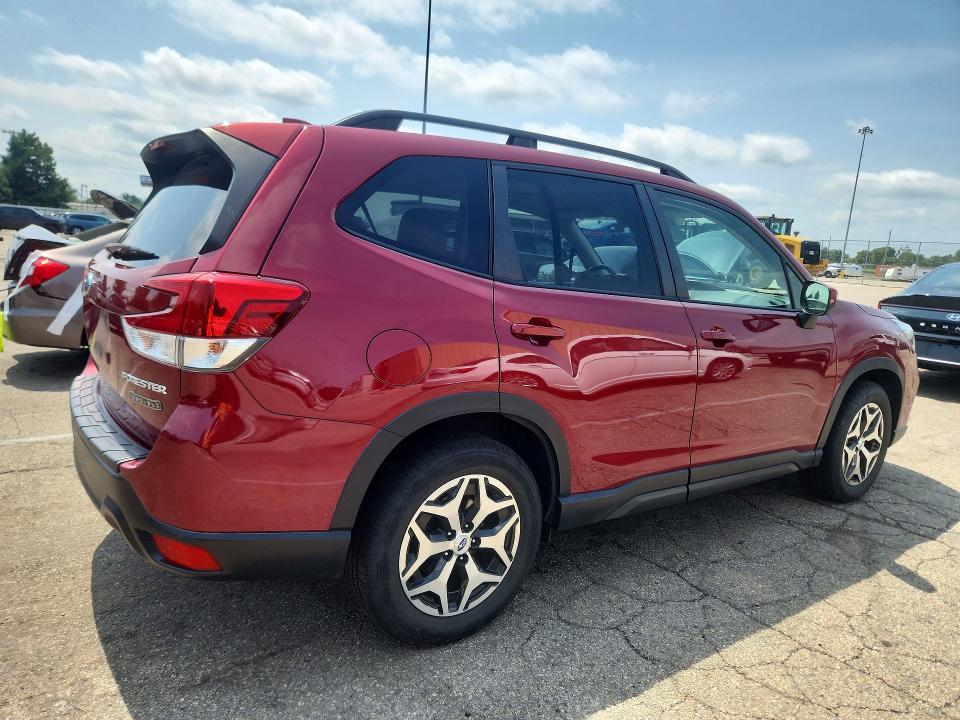 Photo 3 from auction – 2019 SUBARU FORESTER with VIN JF2SKAEC6KH443416