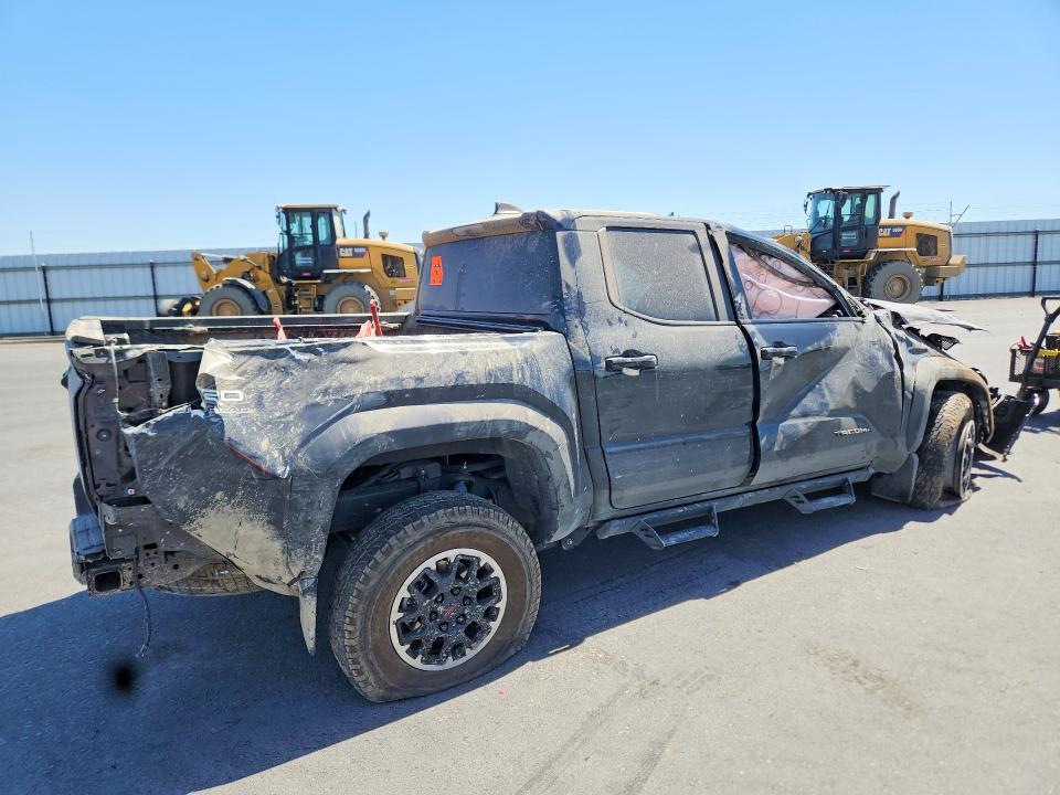 Photo 3 from auction – 2025 TOYOTA TACOMA with VIN 3TMLB5JNXSM192722