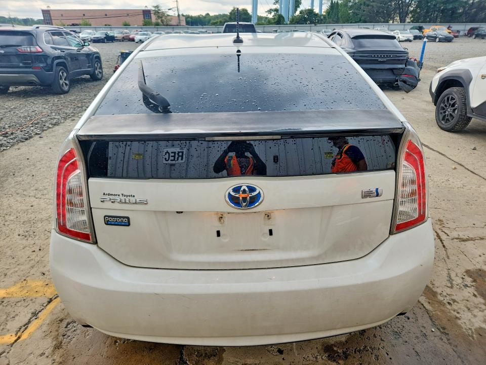 Photo 6 from auction – 2013 TOYOTA PRIUS with VIN JTDKN3DUXD5608898