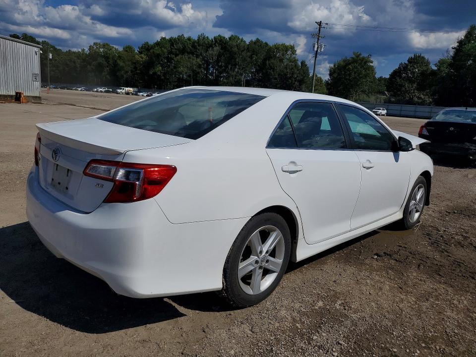 Photo 3 from auction – 2014 TOYOTA CAMRY with VIN 4T1BF1FK2EU855347