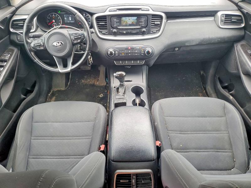 Photo 8 from auction – 2016 KIA SORENTO with VIN 5XYPG4A30GG052730