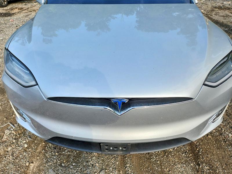 Photo 12 from auction – 2018 TESLA MODEL X with VIN 5YJXCAE22JF101260