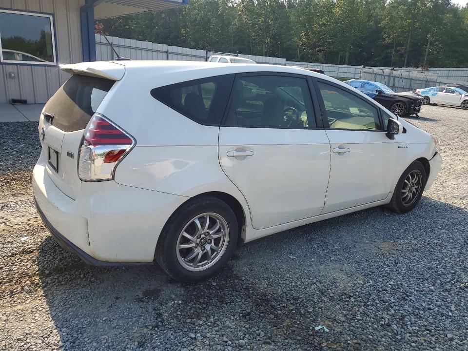 Photo 3 from auction – 2015 TOYOTA PRIUS V with VIN JTDZN3EU0FJ040264