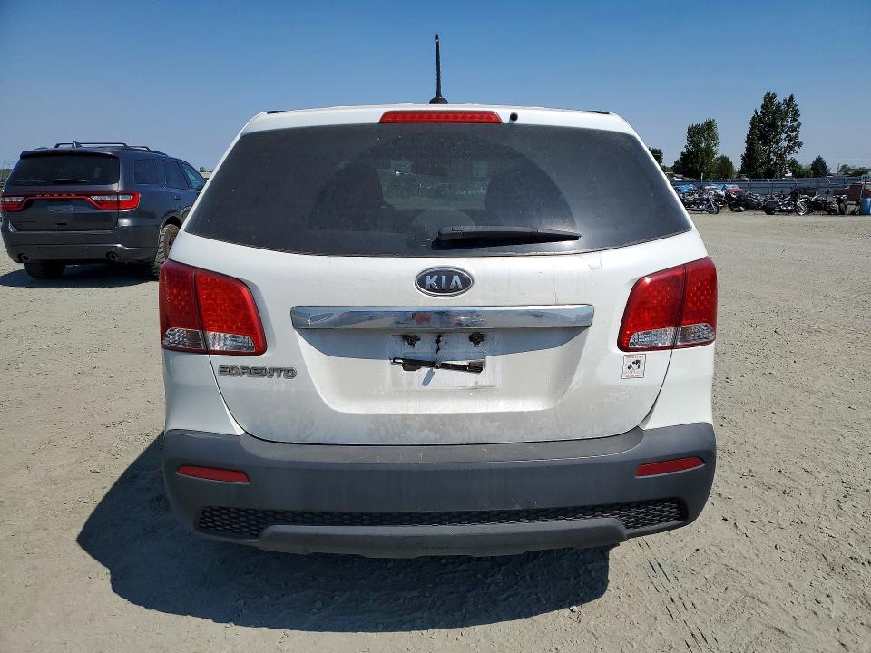 Photo 6 from auction – 2011 KIA SORENTO with VIN 5XYKTCA17BG007422