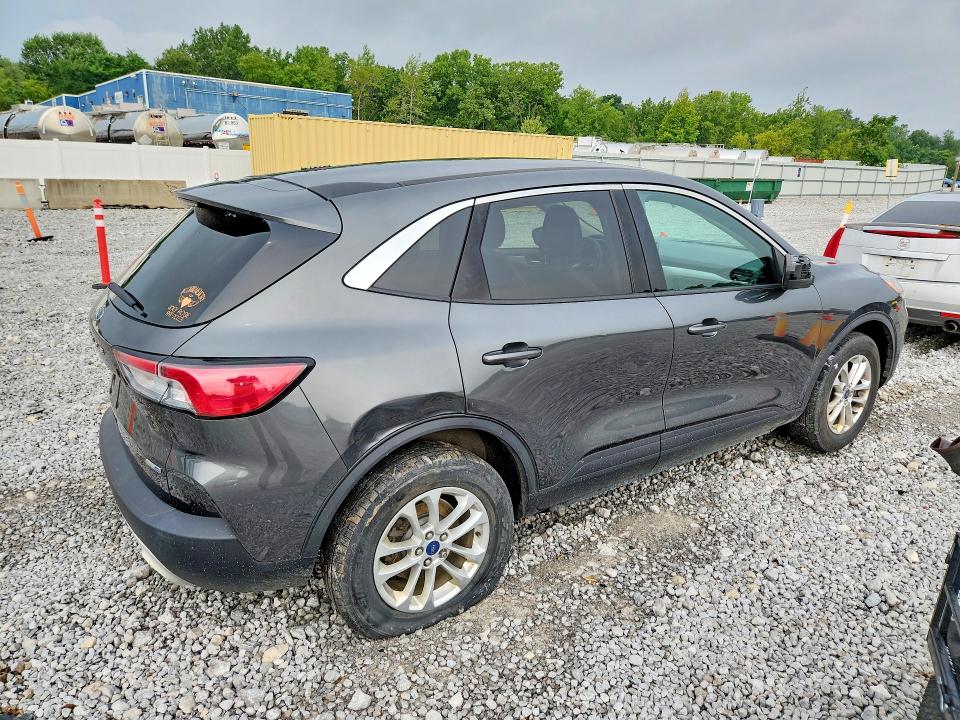 Photo 3 from auction – 2020 FORD ESCAPE with VIN 1FMCU9G6XLUA99886