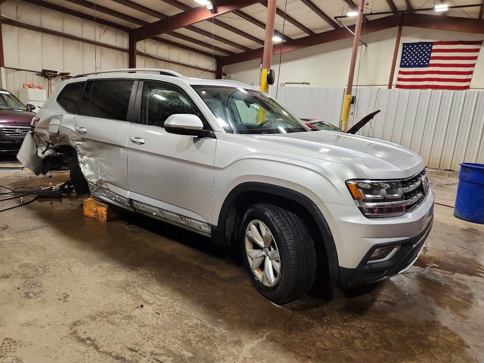 Photo 4 from auction – 2018 VOLKSWAGEN ATLAS with VIN 1V2MR2CA4JC502158