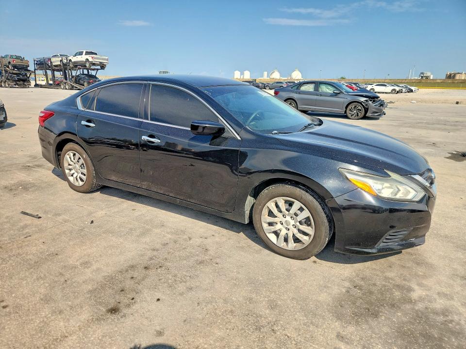Photo 4 from auction – 2016 NISSAN ALTIMA with VIN 1N4AL3AP1GC216818