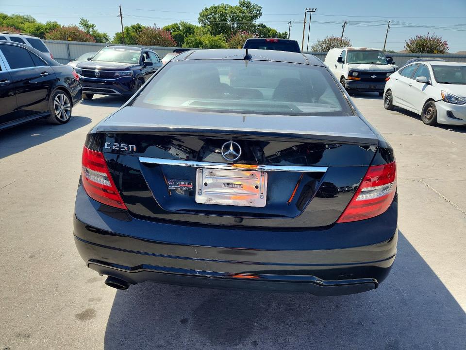 Photo 6 from auction – 2013 MERCEDES-BENZ C with VIN WDDGJ4HB8DG044176
