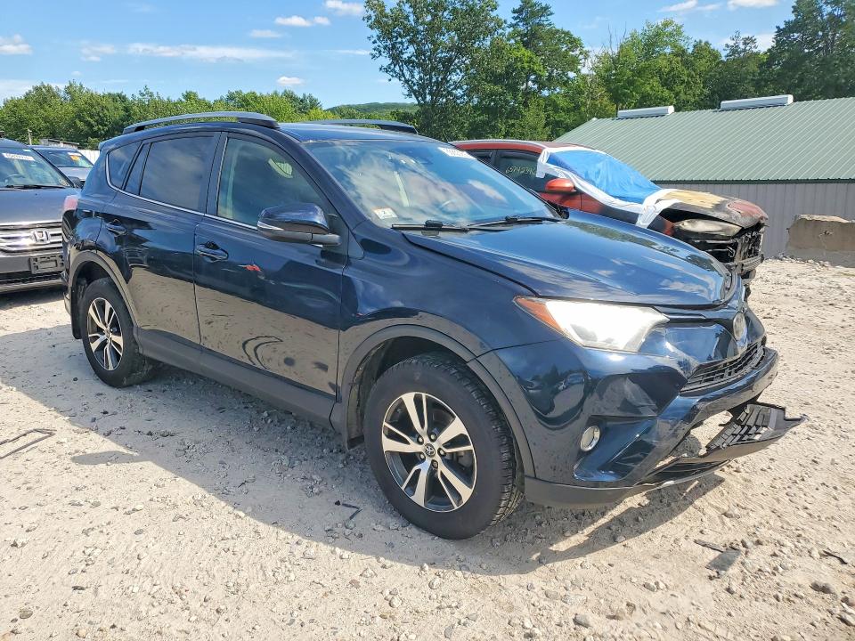 Photo 4 from auction – 2018 TOYOTA RAV4 with VIN JTMRFREV3JJ198096