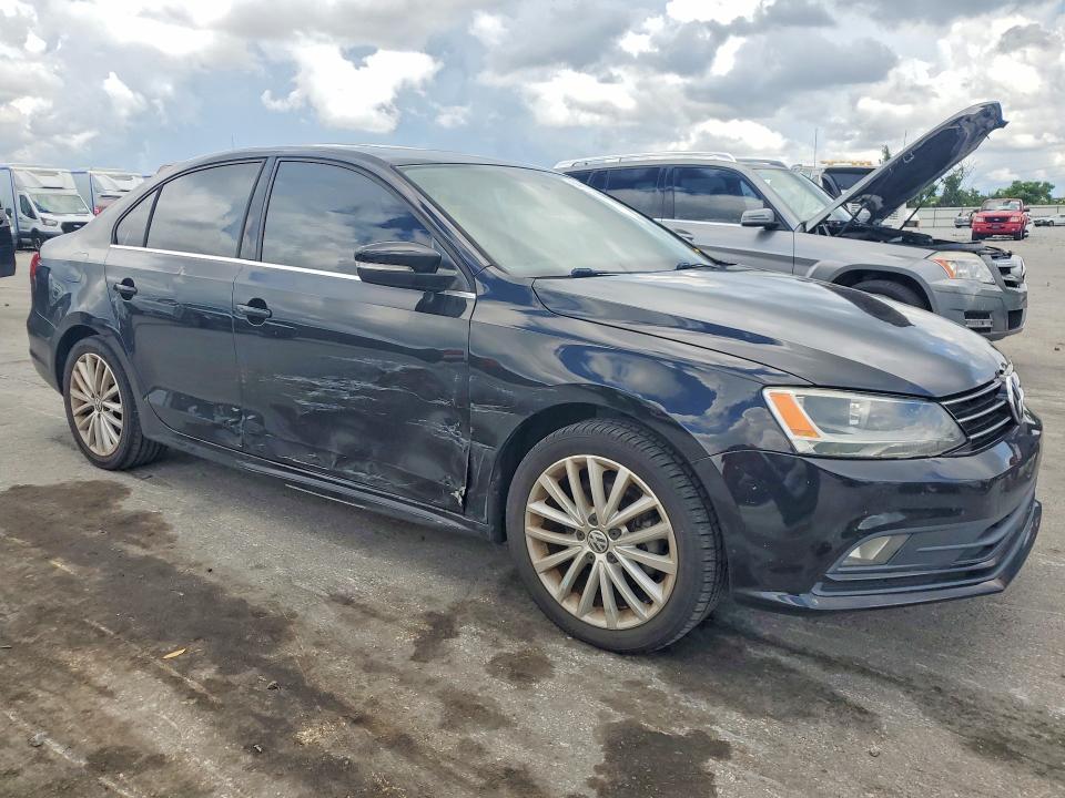 Photo 4 from auction – 2015 VOLKSWAGEN JETTA with VIN 3VWD07AJ9FM248588