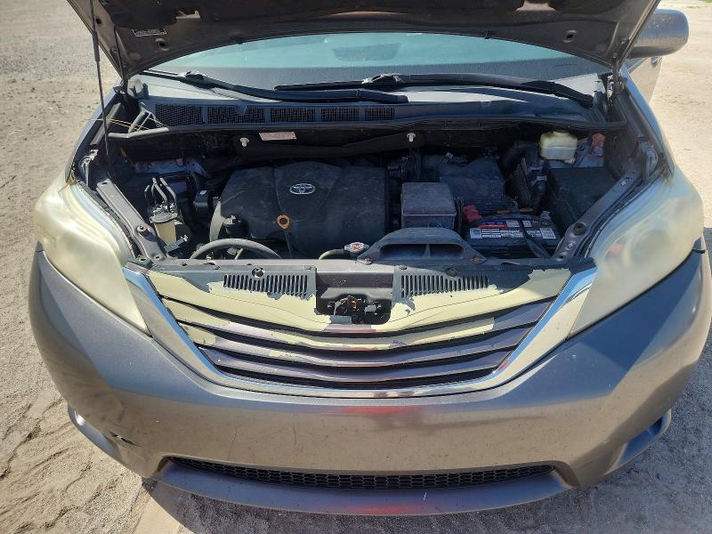 Photo 12 from auction – 2017 TOYOTA SIENNA with VIN 5TDKZ3DC0HS870196