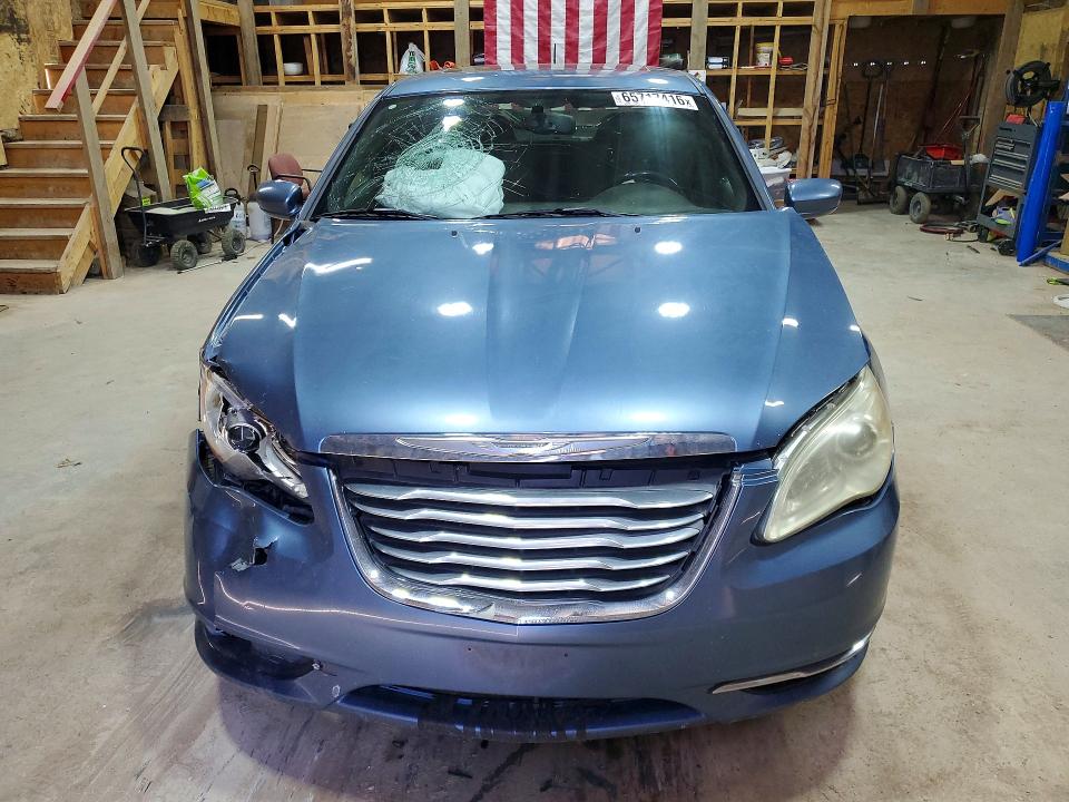 Photo 5 from auction – 2011 CHRYSLER 200 with VIN 1C3BC1FB5BN602496