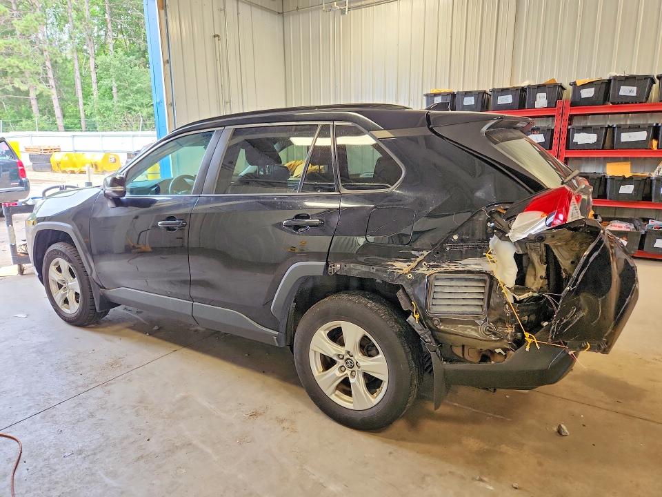 Photo 2 from auction – 2019 TOYOTA RAV4 with VIN 2T3P1RFV0KW066792