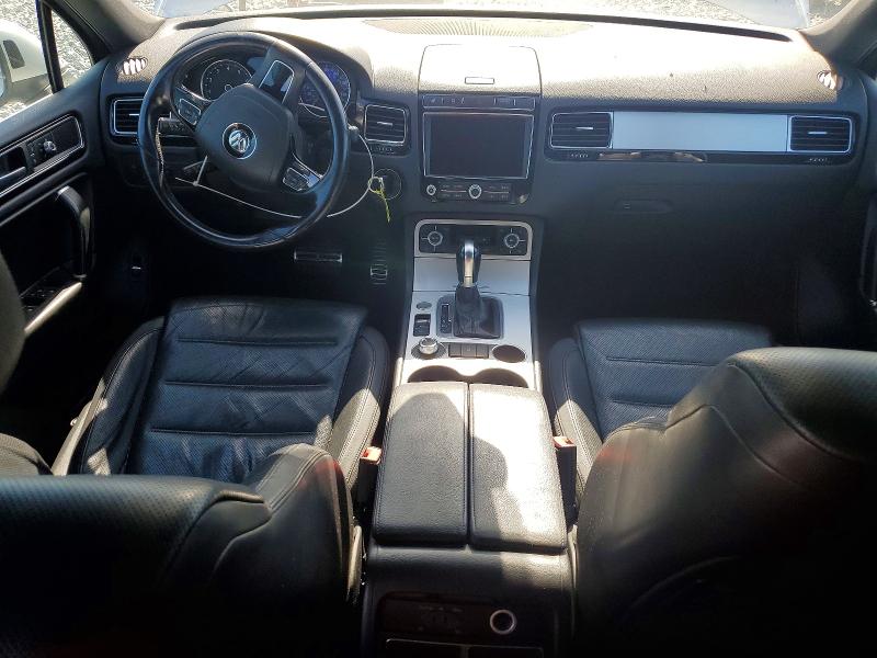 Photo 8 from auction – 2017 VOLKSWAGEN TOUAREG with VIN WVGRF7BPXHD004646