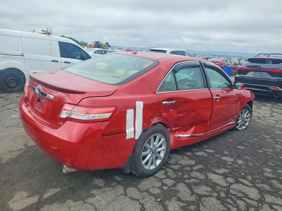 Photo 3 from auction – 2011 TOYOTA CAMRY with VIN 4T1BF3EK3BU667154