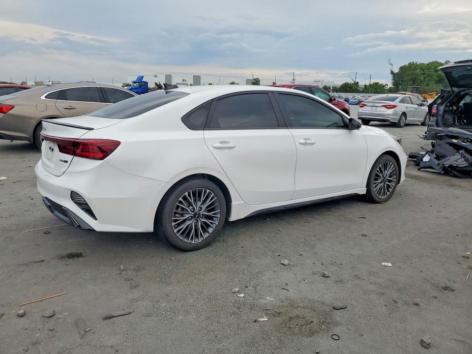 Photo 3 from auction – 2023 KIA FORTE with VIN 3KPF54AD1PE564245