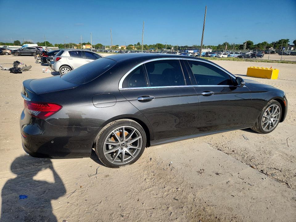 Photo 3 from auction – 2021 MERCEDES-BENZ E with VIN W1KZF8DB7MA964567
