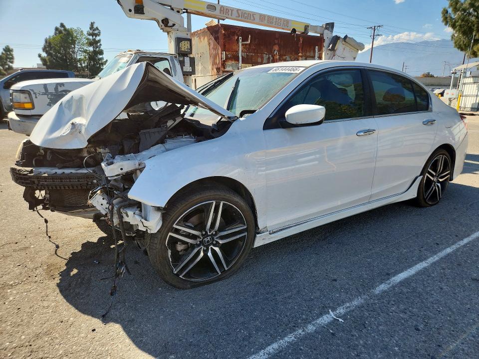 HONDA ACCORD 2016 с VIN 1HGCR2F58GA123682 - Снимка от търг