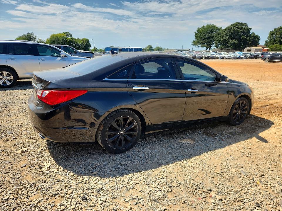 Photo 3 from auction – 2011 HYUNDAI SONATA with VIN 5NPEC4AB6BH268402