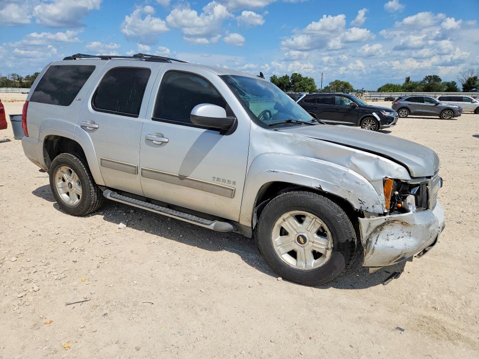 Photo 4 from auction – 2010 CHEVROLET TAHOE with VIN 1GNUCBE06AR289807