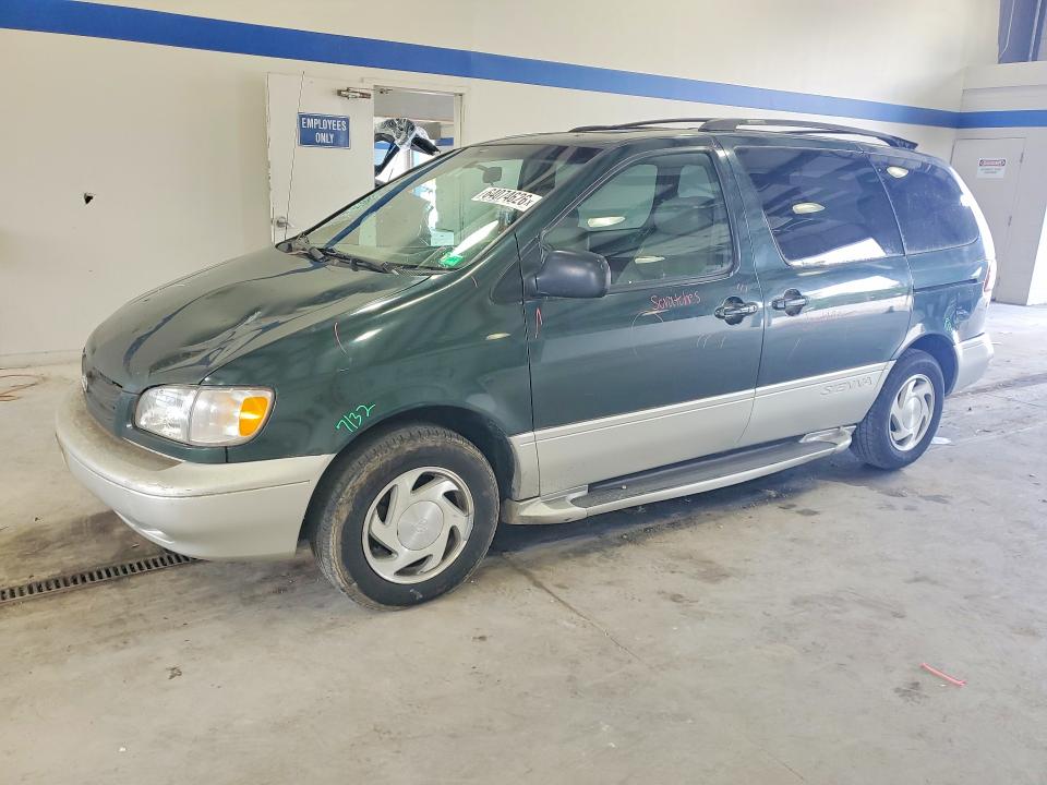 TOYOTA SIENNA 2000 with VIN 4T3ZF13C8YU206580 - Photo from auction