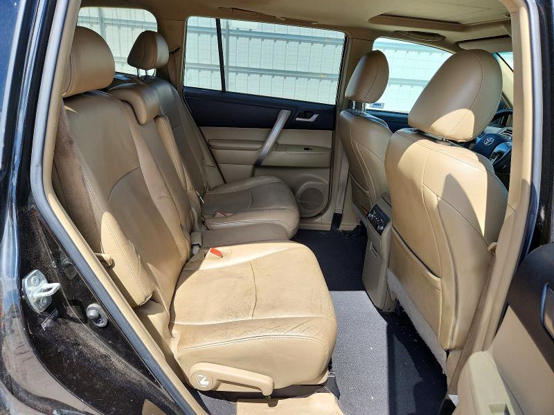 Photo 11 from auction – 2012 TOYOTA HIGHLANDER with VIN 5TDBK3EH0CS174140