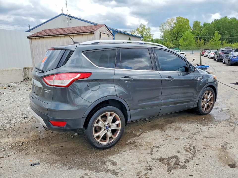 Photo 3 from auction – 2016 FORD ESCAPE with VIN 1FMCU9J98GUC30595