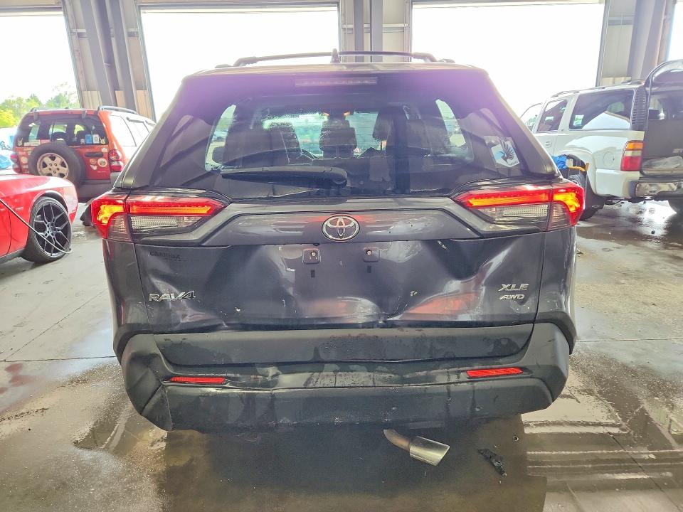 Photo 6 from auction – 2019 TOYOTA RAV4 with VIN JTMP1RFV8KD502513