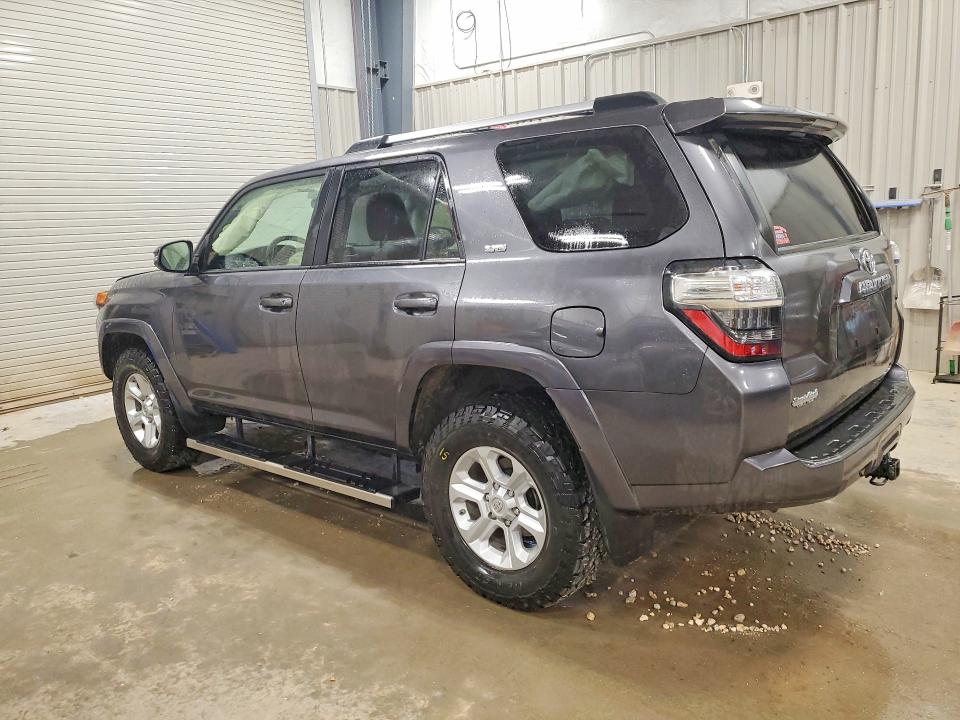 Photo 2 from auction – 2020 TOYOTA 4RUNNER with VIN JTEBU5JR7L5833711