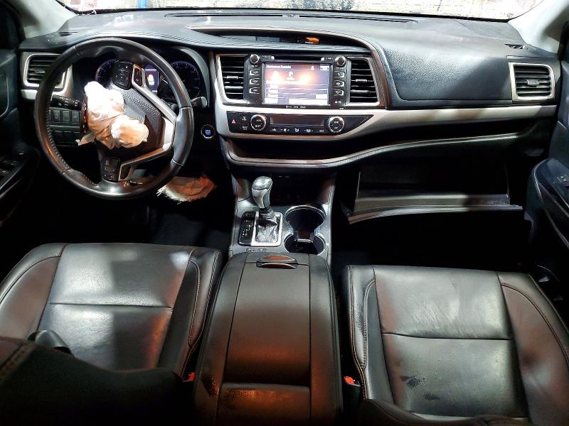 Photo 8 from auction – 2019 TOYOTA HIGHLANDER with VIN 5TDJZRFH5KS992924