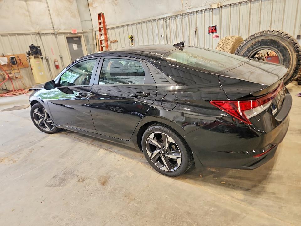 Photo 2 from auction – 2023 HYUNDAI ELANTRA with VIN 5NPLS4AG4PH092186