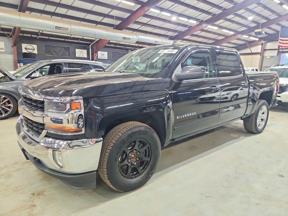 CHEVROLET SILVERADO 2018 مع رقم تعريف المركبة 3GCUKRER5JG332634 - صورة من المزاد