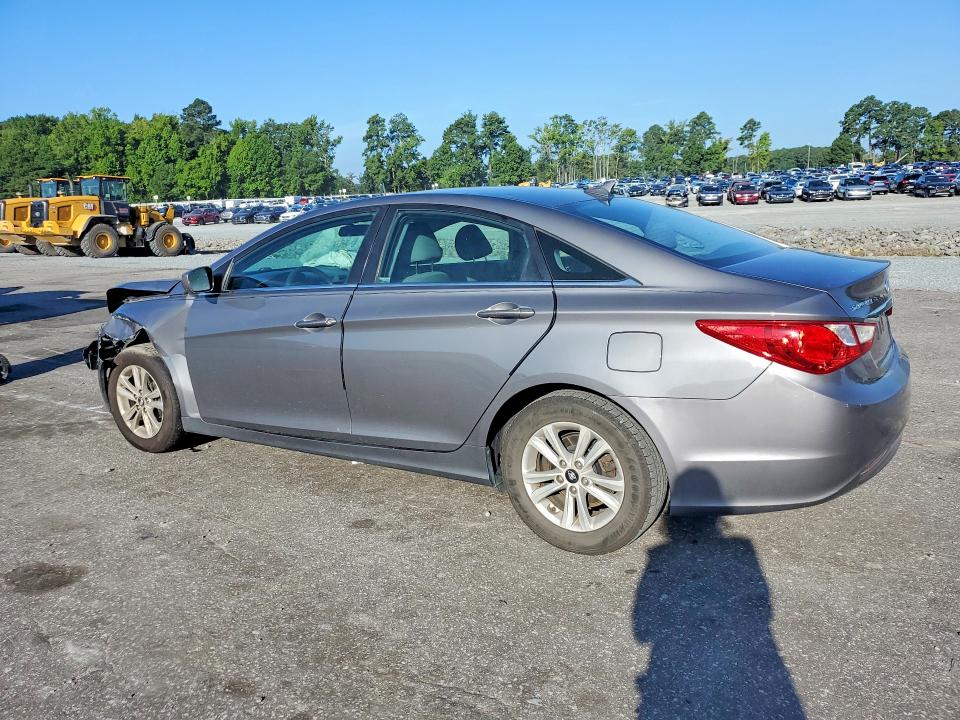 Фото 2 с аукциона – 2011 HYUNDAI SONATA с VIN 5NPEB4AC5BH149042