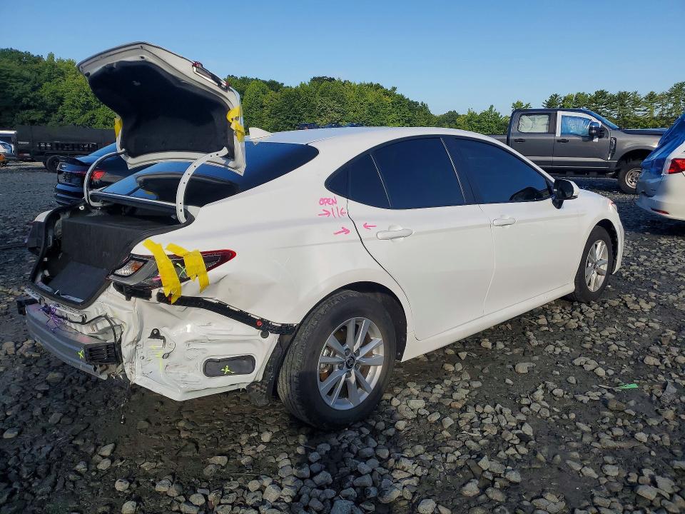 Photo 3 from auction – 2026 TOYOTA CAMRY with VIN 4T1DAACK9TU677722