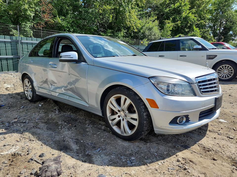 Photo 4 from auction – 2011 MERCEDES-BENZ C with VIN WDDGF8BB3BR151462