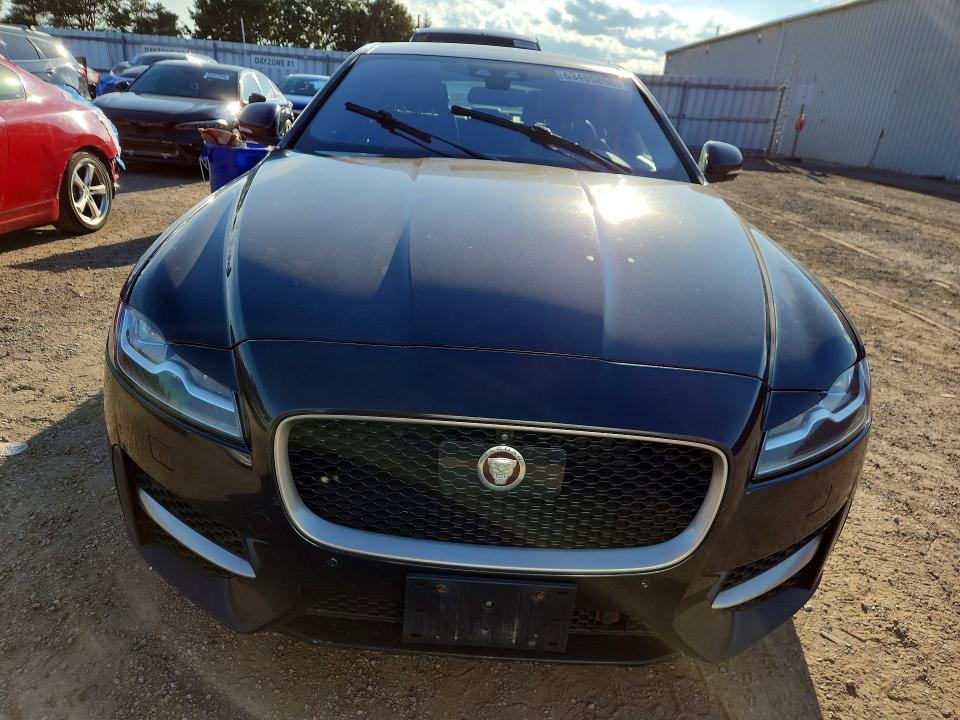 Photo 5 from auction – 2017 JAGUAR XF with VIN SAJBL4BN3HCY42696