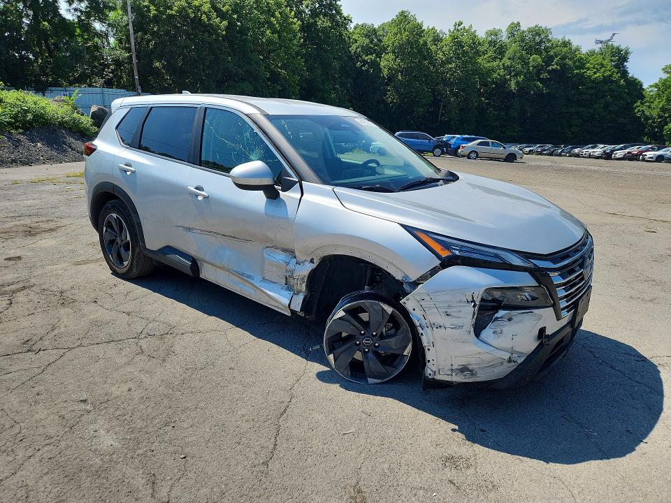 Photo 4 from auction – 2025 NISSAN ROGUE with VIN 5N1BT3BB0SC809012