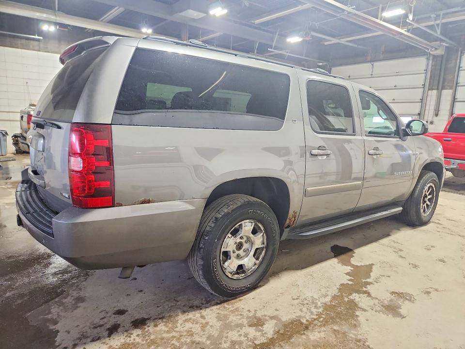 Photo 3 from auction – 2008 CHEVROLET SUBURBAN with VIN 1GNFK16378J203881