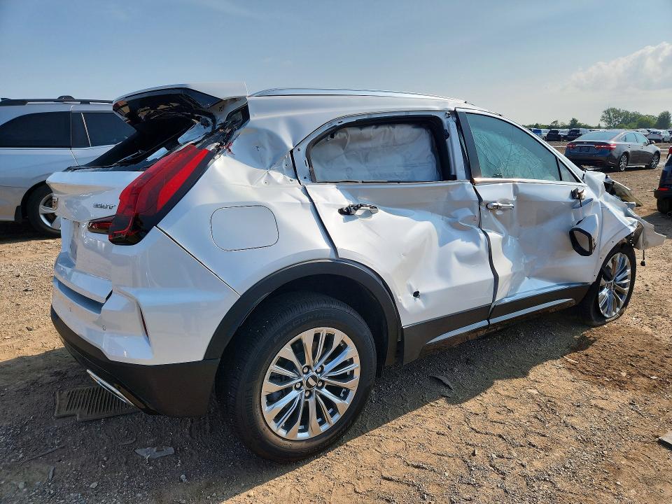 Photo 3 from auction – 2024 CADILLAC XT4 with VIN 1GYFZDR42RF172368