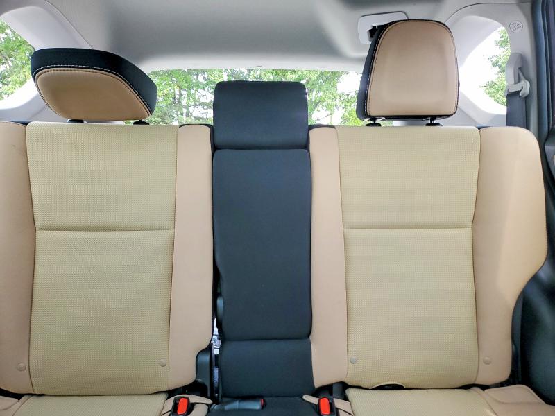 Photo 10 from auction – 2017 TOYOTA RAV4 with VIN 2T3RFREV3HW567874