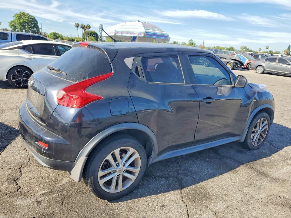 Photo 3 from auction – 2011 NISSAN JUKE with VIN JN8AF5MRXBT013787