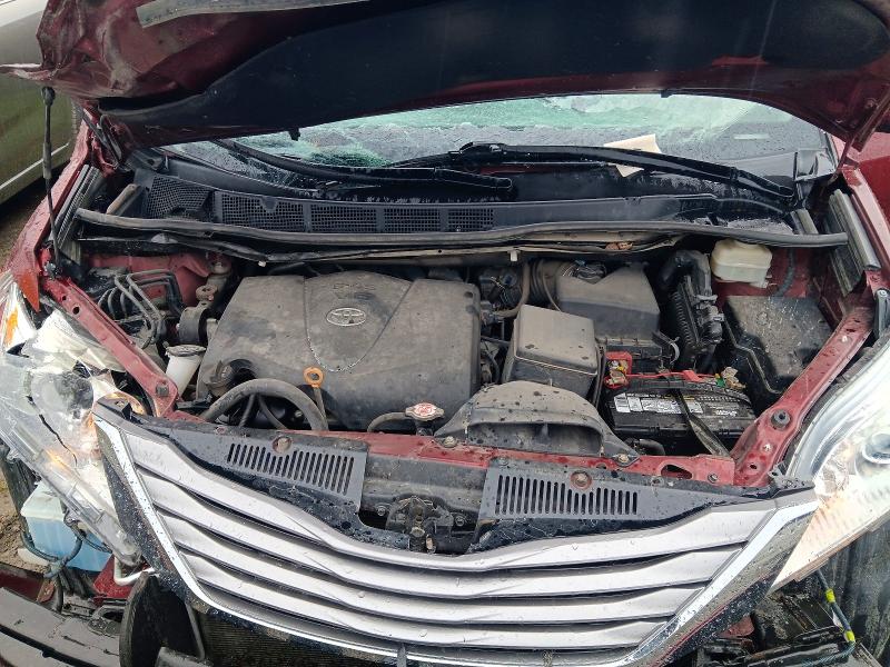 Zdjęcie 11 z aukcji – 2017 TOYOTA SIENNA z VIN 5TDDZ3DC9HS168063
